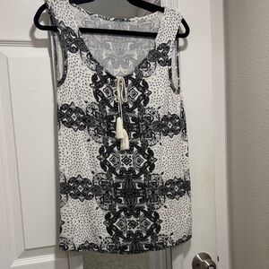 Black and White Patterned Women's Top